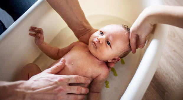 Babys erstes Bad - ein besonderes Erlebnis